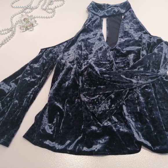 AE Crushed Velvet Cold Shoulder Navy Blue Top NWOT - Picture 3 of 8